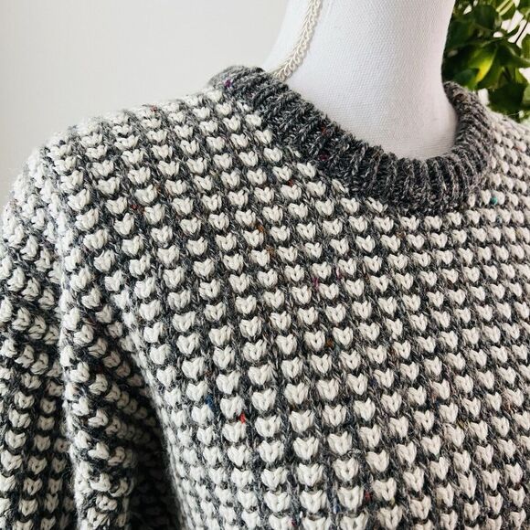 Expressions Gray & White Heart Wool Blend Stretchy Cozy Knitted Sweater Large - Picture 2 of 8